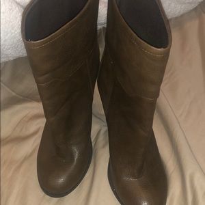 Brown boots